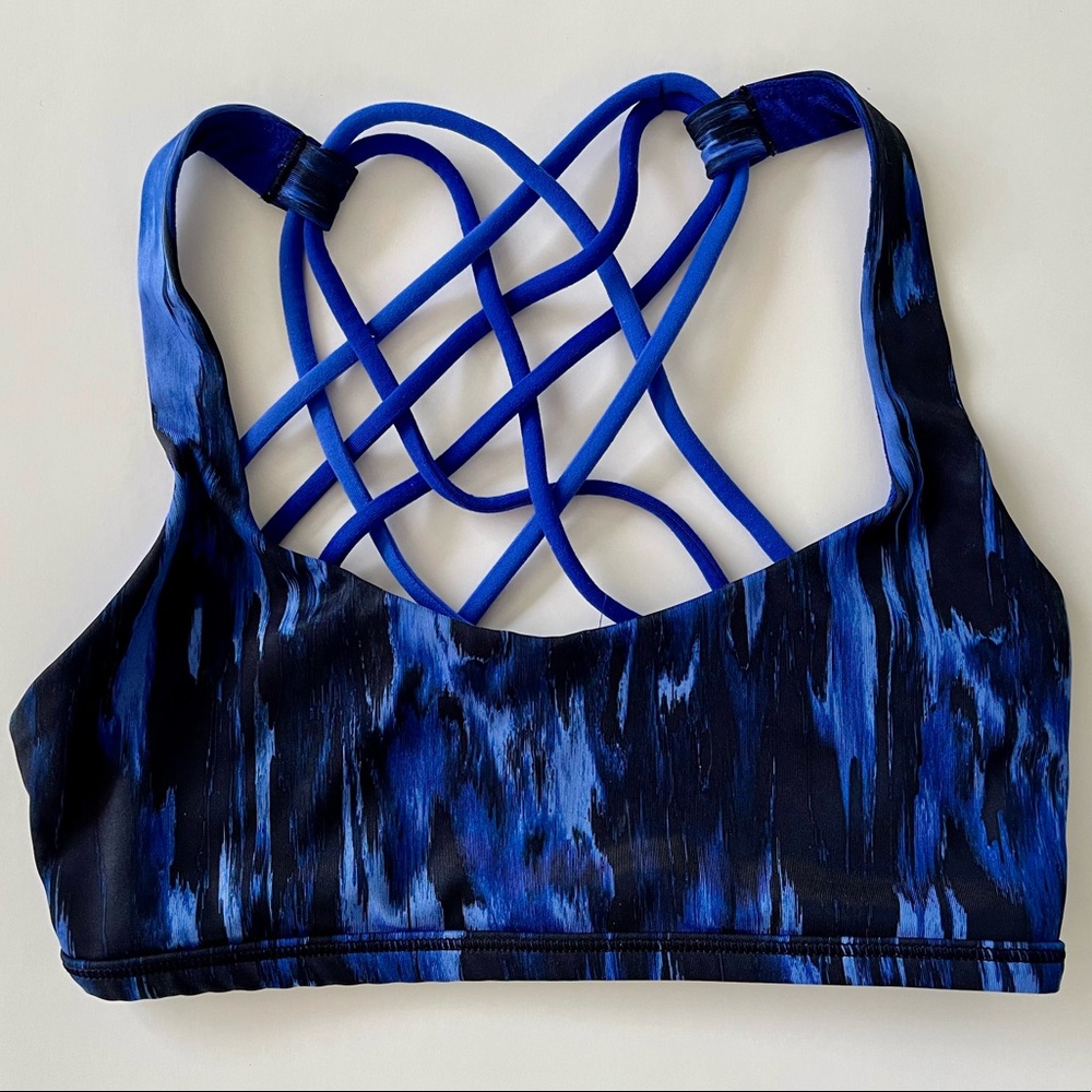Lululemon sports bra